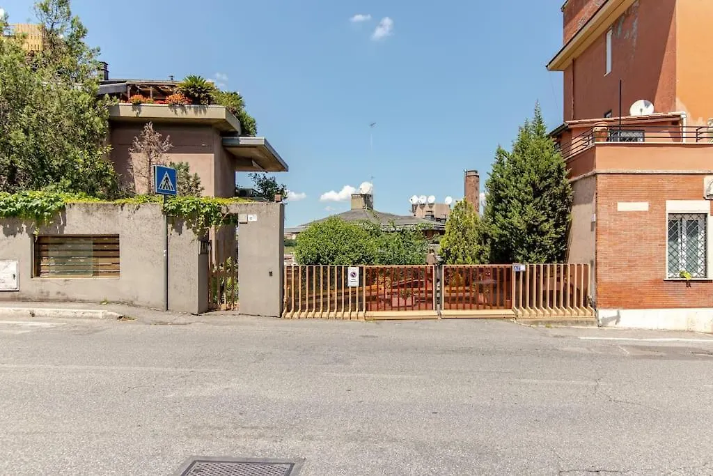Musei Vaticani - Bilocale Con Terrazza Nel Verde 罗马 公寓